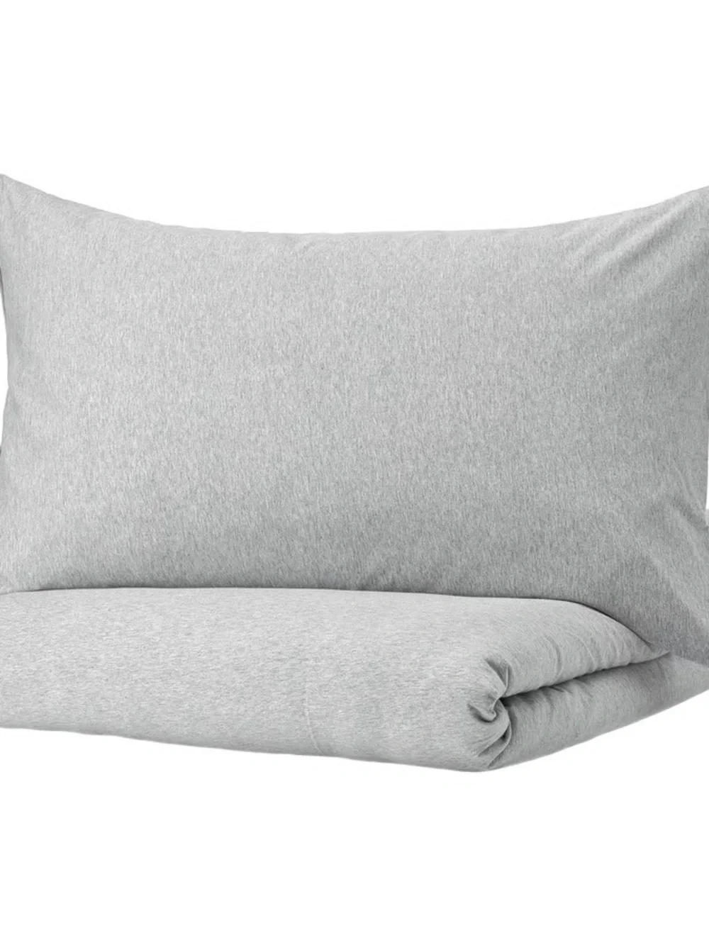 2 sets of queen bedding (duvet cover, fitted sheets, pillowcases)